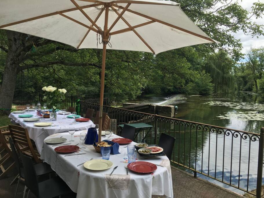 הוילה Annay-sur-Serein Magnifique Moulin Proche Chablis, Jacuzzi Et Riviere מראה חיצוני תמונה